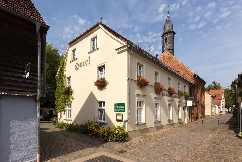 Up Hus Hotel Neuruppin Buitenkant foto