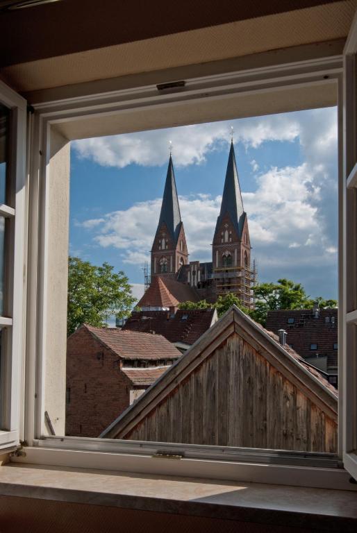 Up Hus Hotel Neuruppin Buitenkant foto