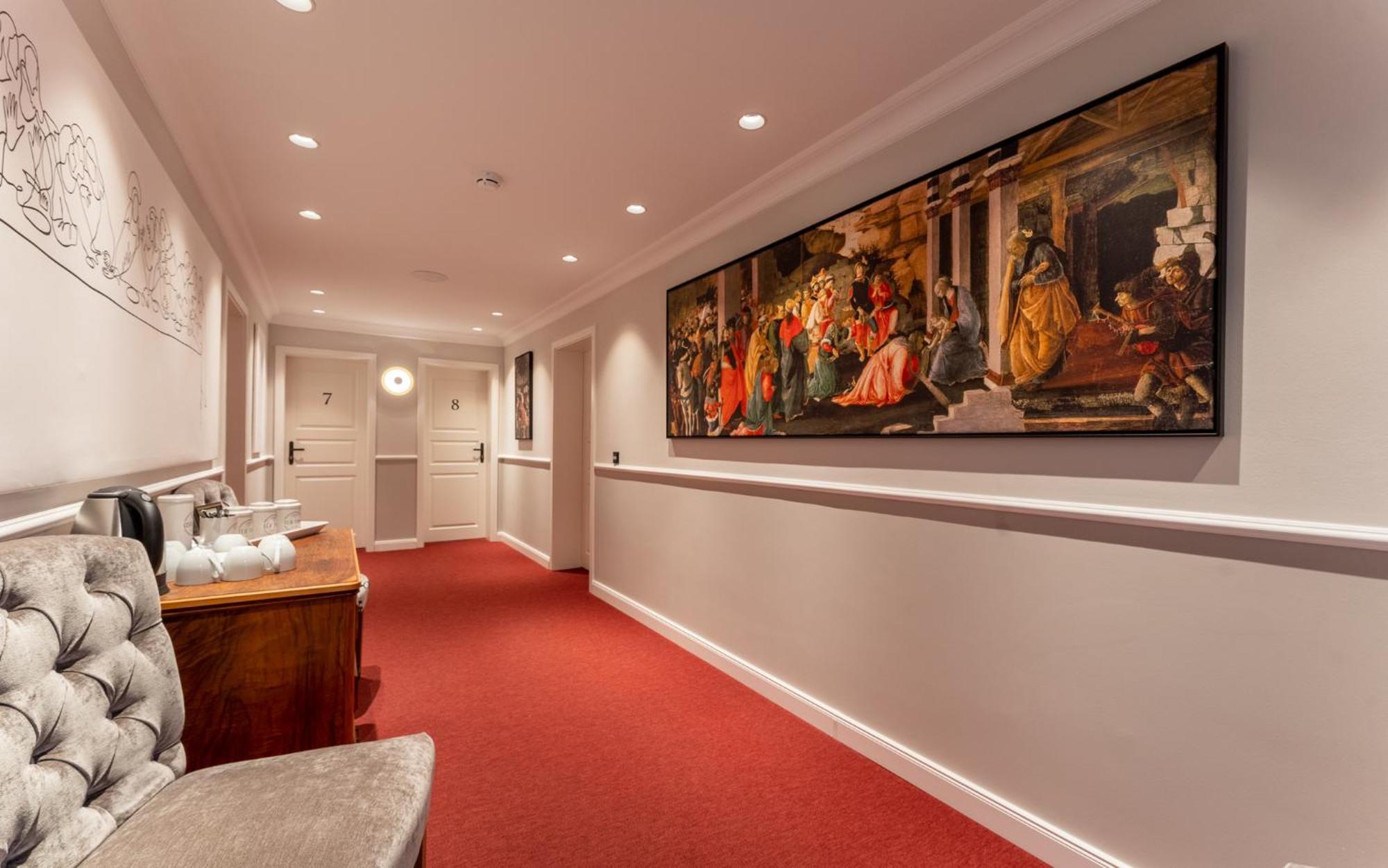 Up Hus Hotel Neuruppin Buitenkant foto